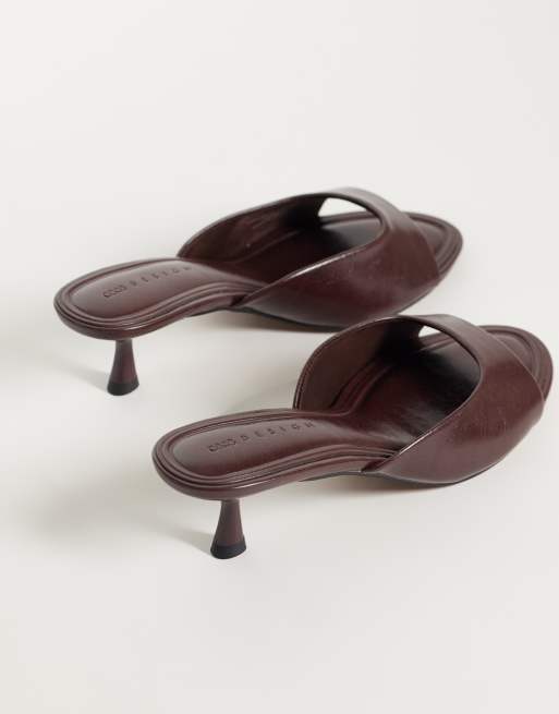 ASOS DESIGN bred passform High-five mules med taxklack i chokladbrunt, 4 av 4