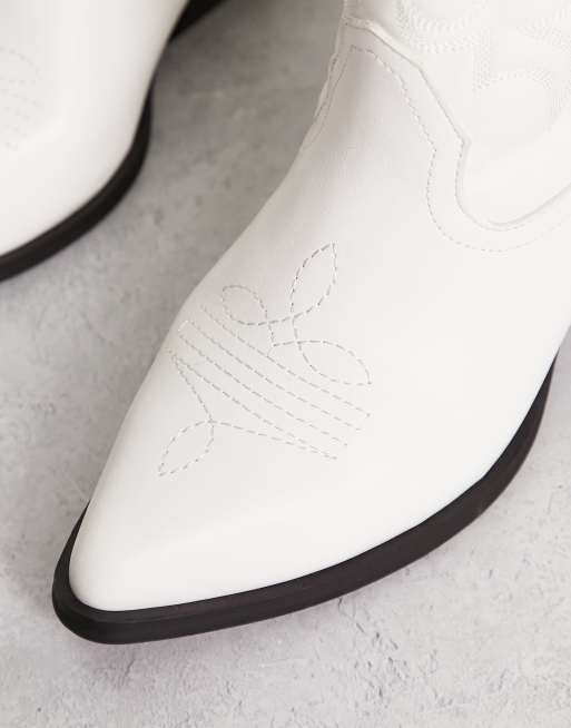 ASOS DESIGN - Brede Pasvorm - Andi - Platte kniehoge westernlaarzen in wit, 3 van 4