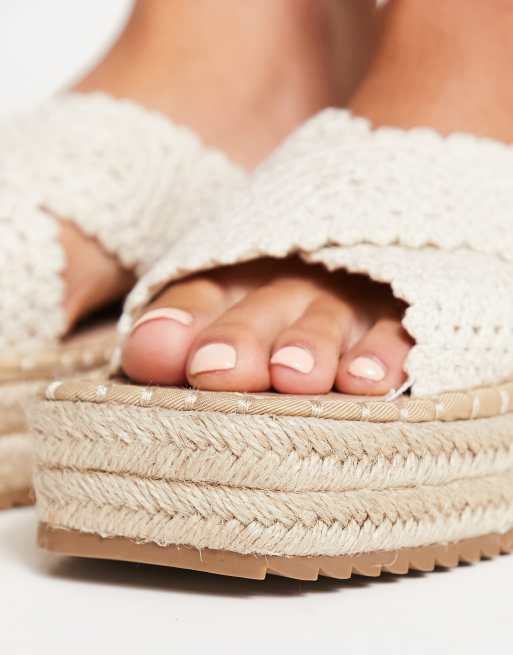 ASOS DESIGN - Brede Pasvorm - Jazlyn - Hehaakte muiltjes met dikke zool in naturel , 3 van 4