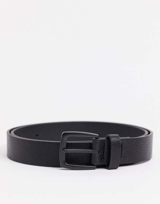 ASOS DESIGN - Brede riem van imitatieleer met matzwarte gesp in zwart