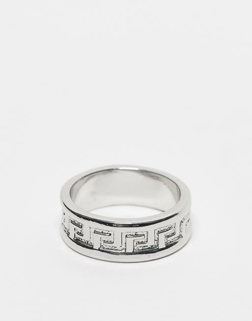 ASOS DESIGN - Brede ring met Griekse golven in reliëf in zilverkleur