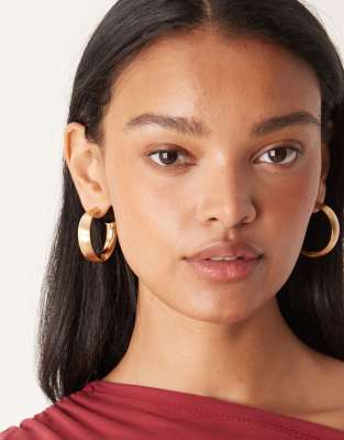 ASOS DESIGN - Breite Creolen in gebürsteter und glänzender Gold-Optik-Goldfarben