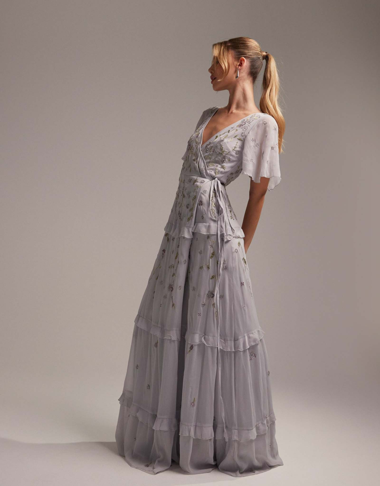 Макси-платье ASOS DESIGN Bridesmaid с развевающимися рукавами и вышивкой на запах светло-голубого цвета