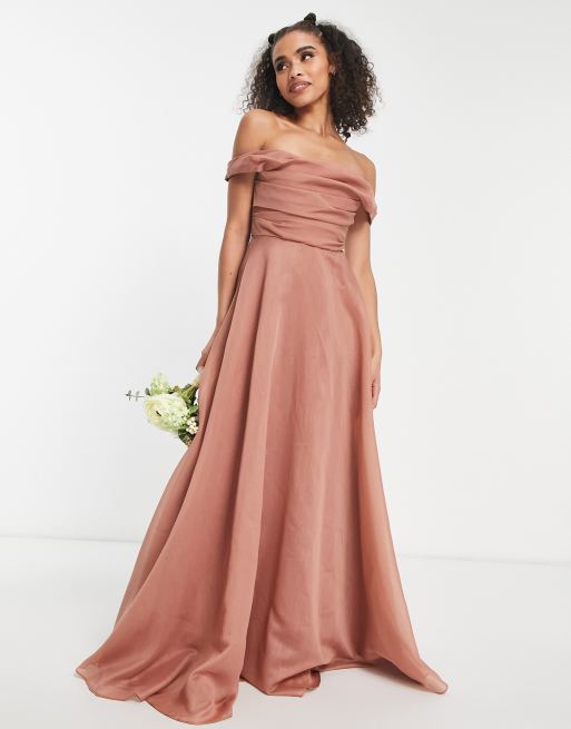 ASOS DESIGN Bridesmaid – Jasnoróżowa sukienka maxi z odkrytymi ramionami, gorsetową górą i pełną spódnicą