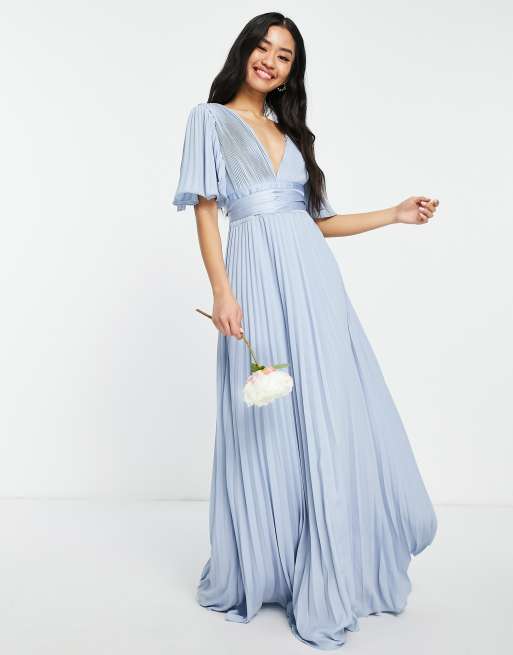 ASOS DESIGN Bridesmaid – Plisowana satynowa sukienka z rozszerzanymi rękawami i kopertową talią, w kolorze niebieskim