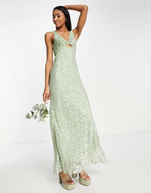 ASOS DESIGN Bridesmaid – Sukienka maxi w kwiatowy wzór devore ze skręconym przodem, 4 z 4
