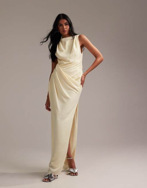 ASOS DESIGN Bridesmaids – Bladożółta sukienka maxi z krepy z drapowanym wierzchem