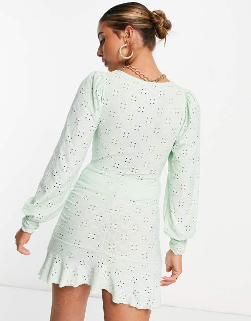 ASOS DESIGN - Broderet minikjole med rynker og snoet detalje i mint, 3 af 4