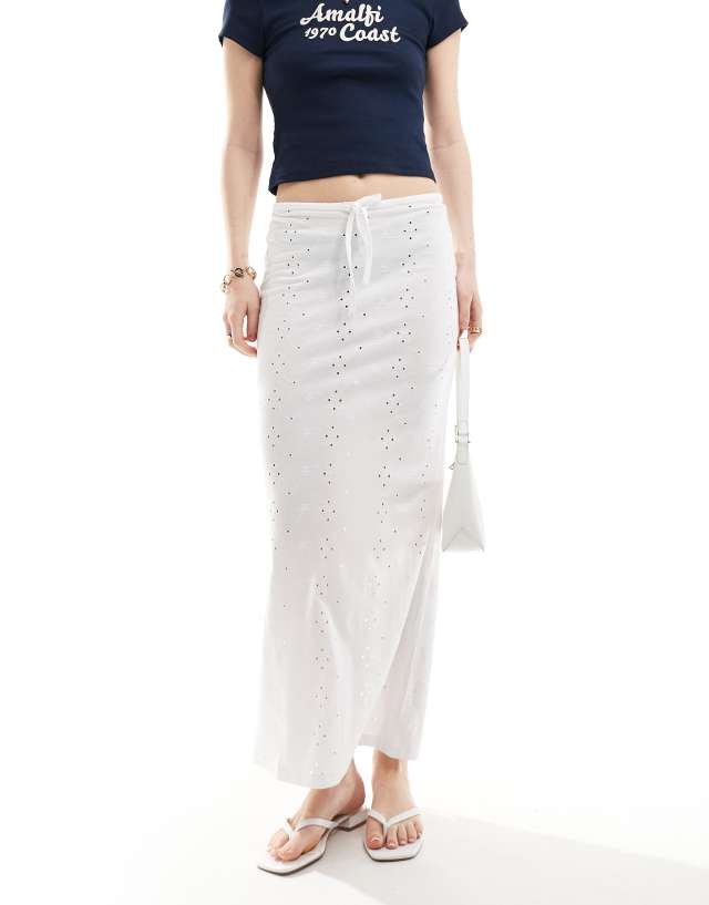 ASOS DESIGN - broderie column skirt with tie detail in white