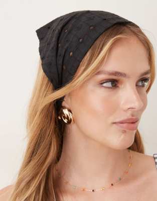 broderie headscarf in black