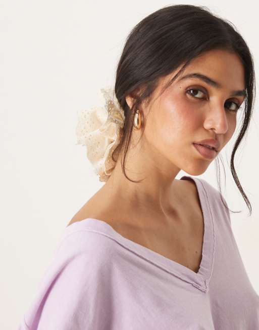 ASOS DESIGN broderie scrunchie in cream, 4 of 4