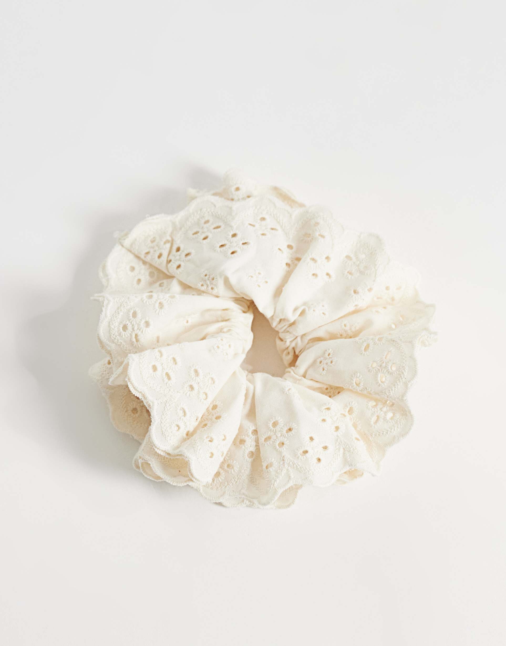 asos design broderie scrunchie in white