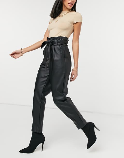 ASOS DESIGN - Broek met leerlook en geknoopte taille in zwart