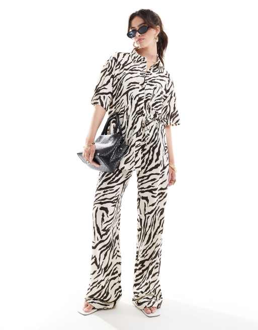 ASOS DESIGN - Broek met linnenlook, lage taille en textuur en zebraprint, deel van co-ord set