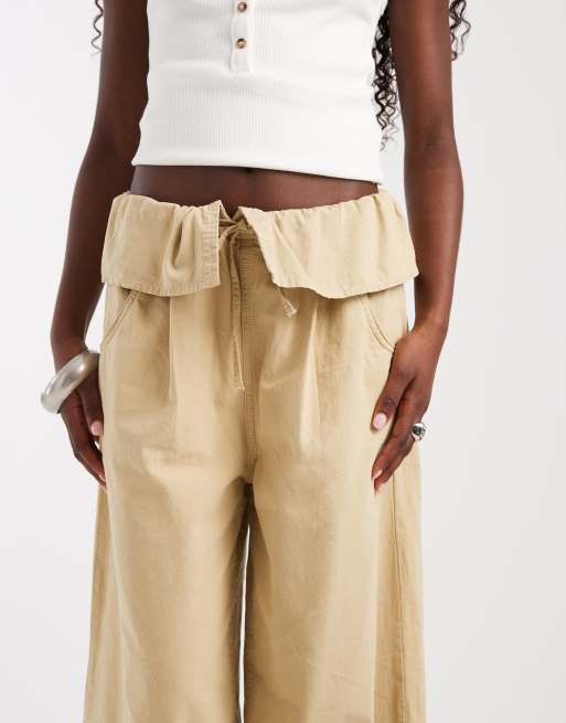 ASOS DESIGN broek met omslag in de taille en wijde pijpen in stone, 3 van 5