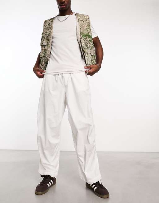 ASOS DESIGN - Broek met parachutepijpen in wit, 4 van 4