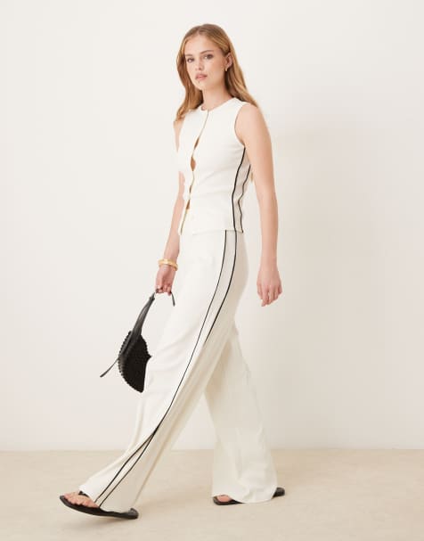ASOS DESIGN - Broek met wijde pijpen en contrasterende biezen in crème, deel van co-ord set - view 1
