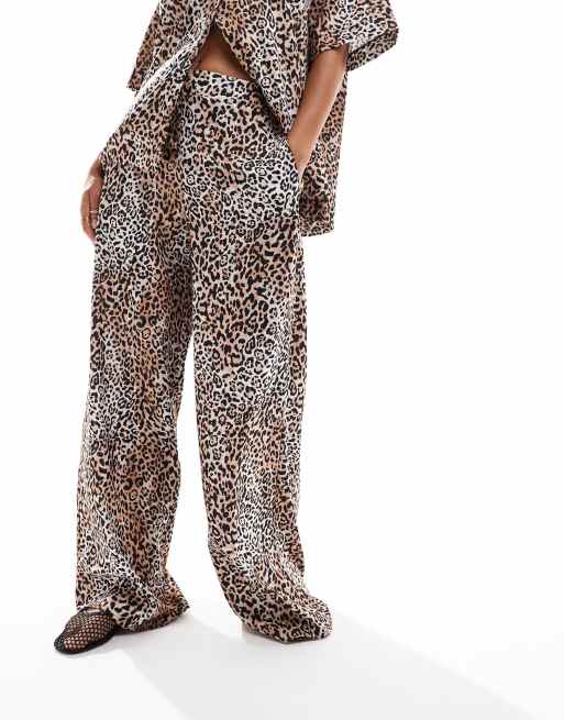 ASOS DESIGN - Broek met wijde pijpen en dierenprint, deel van co-ord set, 3 van 5