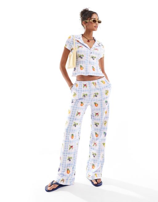 ASOS DESIGN - Broek met wijde pijpen en gingham- en fruitprint, deel van co-ord set