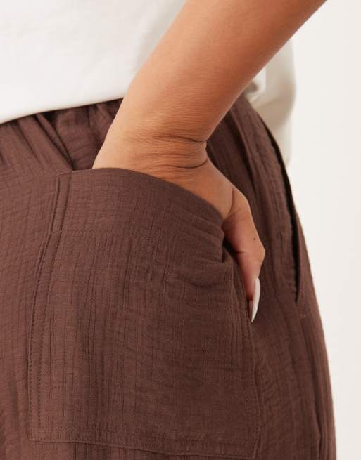 ASOS DESIGN - Broek met wijde pijpen en zachte textuur in chocoladebruin, 2 van 5