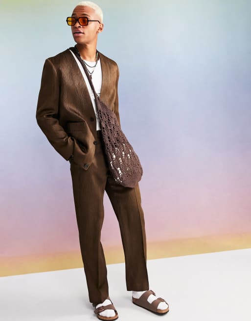 ASOS DESIGN - Broek met wijde pijpen in bruin met onregelmatige kreukels