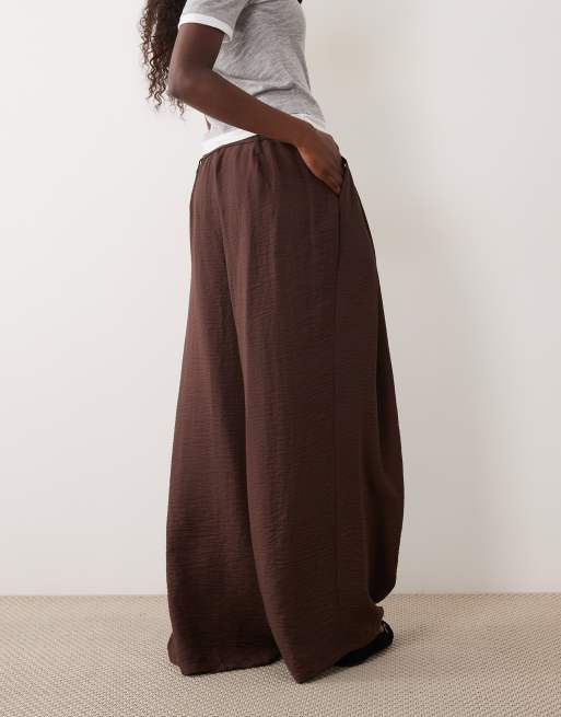 ASOS DESIGN - Broek met wijde pijpen, textuur en gestrikte taille in chocoladebruin, 5 van 5