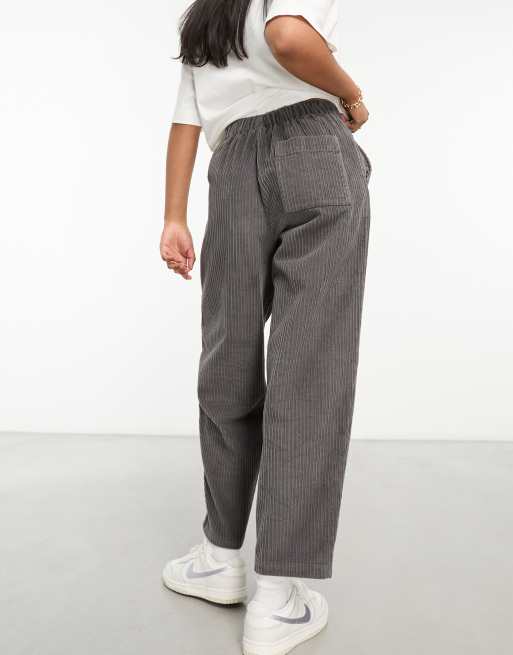 ASOS DESIGN - Broek met wijde, rechte pijpen van corduroy in grijs, 2 van 4