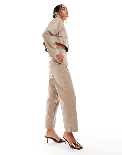 ASOS DESIGN - Broek met wijde ronde pijpen en effen voorkant in beige, deel van co-ord set