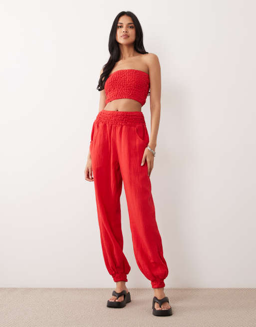 ASOS DESIGN - Gesmokte joggingbroek van kaasdoek in rood, 3 van 3