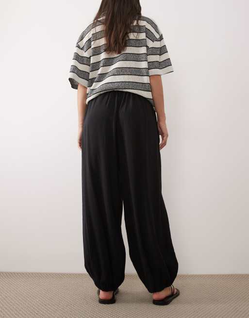 ASOS DESIGN - Broek van modal met ballonpijpen in zwart, 5 van 5