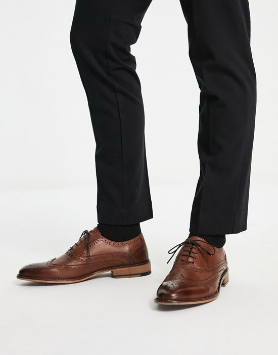 https://images.asos-media.com/products/asos-design-brogue-shoes-in-brown-leather/200841470-4?$n_550w$&wid=550&fit=constrain