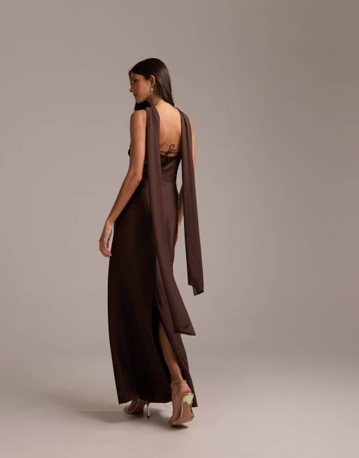 ASOS DESIGN - Brudepiger - Chokoladebrun halterneck-maxikjole i satin med halstørklædedetalje, 5 af 5