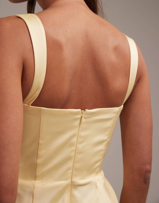 ASOS DESIGN - Brudepiger - Citrongul maxikjole i satin med draperinger over brystet og nederdel med søjlesnit, 4 af 5