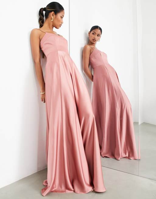 ASOS DESIGN - Brudepiger - Støvet rosa maxikjole i satin med camistropper og fuldt skørt