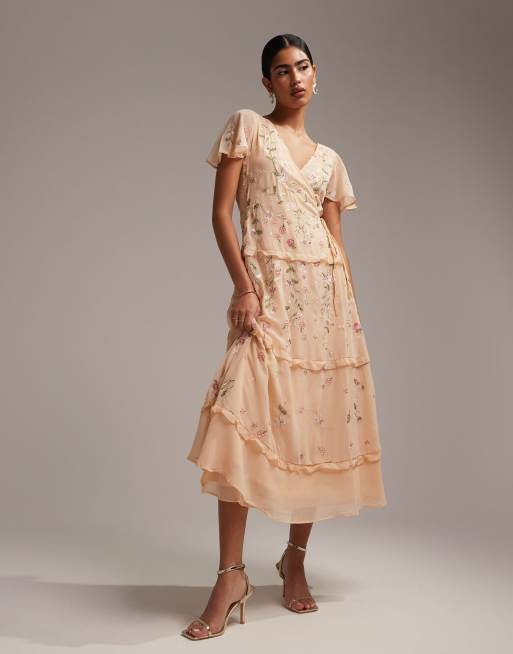 ASOS DESIGN – Brudtärnor – Aprikosfärgad midi-omlottklänning med utsvängda ärmar och broderi, 4 av 5