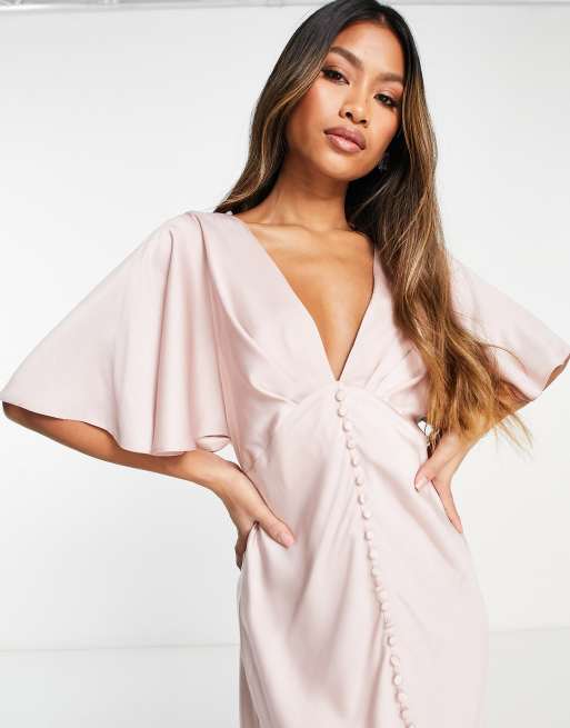 ASOS DESIGN – Brudtärnor – Puderrosa maxiklänning med cape-ärmar och knäppning av satin, 3 av 4