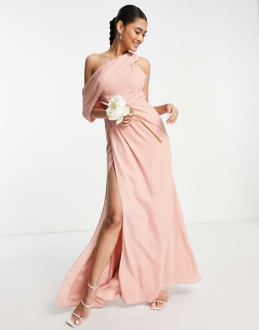 ASOS DESIGN – Brudtärnor – Rosa maxiklänning i fallen shoulder-design med plisserad kjol