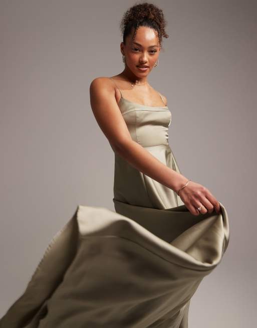 ASOS DESIGN - Bruidsmeisjes - Satijnen maxi cami-jurk met volle rok in saliegroen , 3 van 5