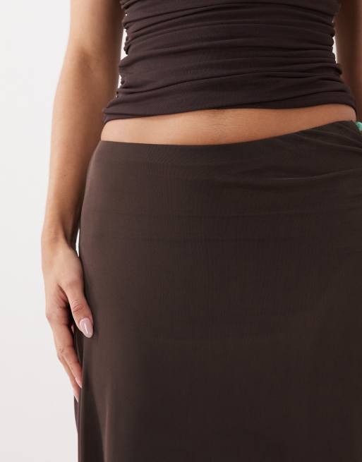 ASOS DESIGN - Brun asymmetrisk midinederdel med perlekant i mesh - Del af sæt, 4 af 5