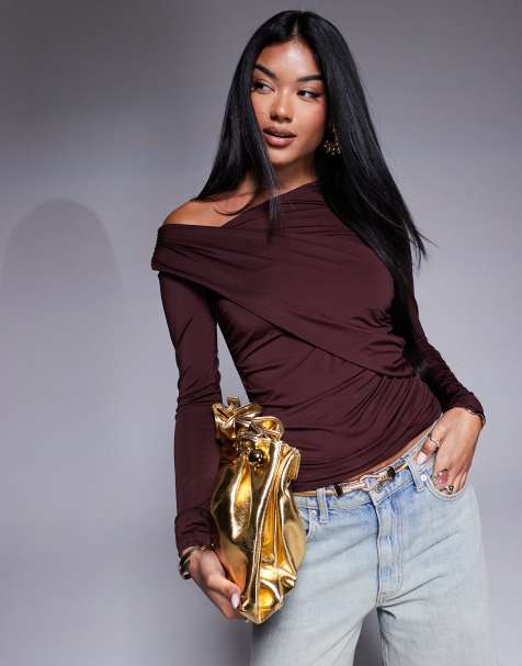 ASOS DESIGN – Brun, asymmetrisk topp med en draperad axel - view 1