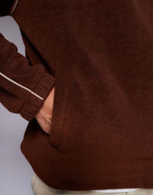 ASOS DESIGN – Brun, avslappnad sweatshirt i fleece med ståkrage och passpoaler, 5 av 5