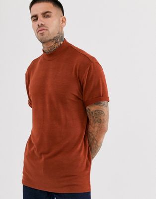 ASOS DESIGN – Brun avslappnad t-shirt i strukturvävt tyg med slub-effekt, halvpolokrage och rullärm-Röd