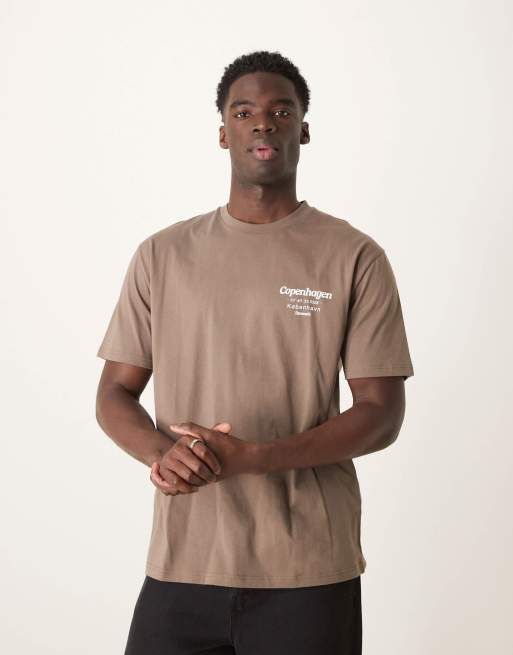 ASOS DESIGN – Brun, avslappnad t-shirt med "Copenhagen"-tryck baktill , 4 av 4