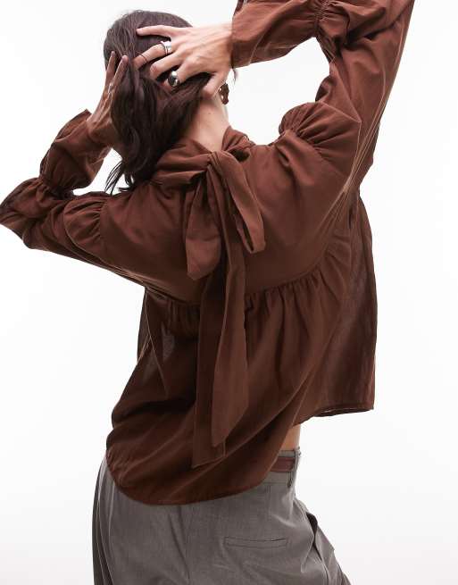 ASOS DESIGN – Brun blus med hög krage och blusärmar, 2 av 4