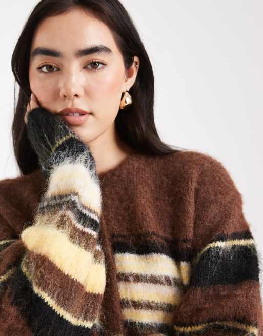 ASOS DESIGN – Brun, borstad kofta med rund halsringning, avslappnad passform och randigt mönster, 2 av 4