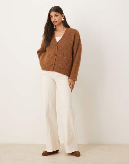 ASOS DESIGN – Brun, borstad och stickad kofta i boxy fit med fickor, 4 av 4