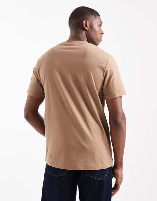 ASOS DESIGN – Brun, enkel t-shirt med uppvikta ärmar och rund halsringning , 3 av 5