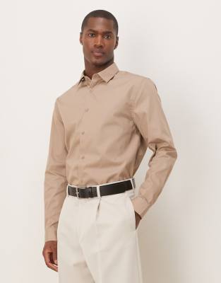 ASOS DESIGN – Brun, formell, lättstruken skjorta i regular fit - view 1