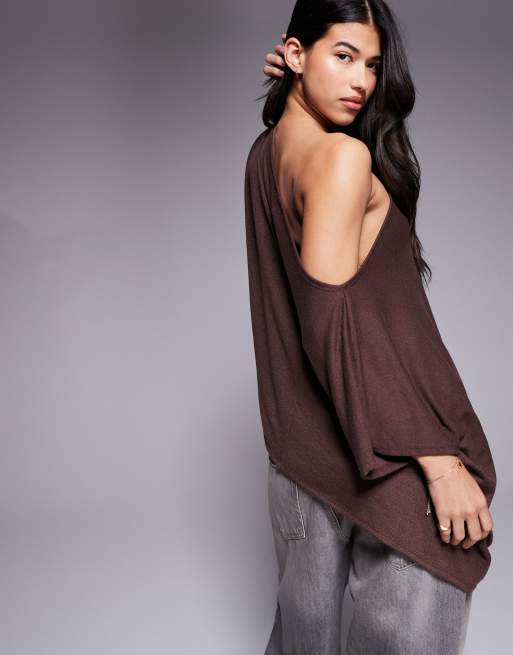 ASOS DESIGN – Brun, halvskir topp i strukturstickad material med bara axlar och cape, 2 av 4