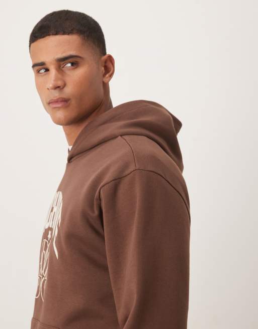 ASOS DESIGN - Brun hættetrøje med streetbroderi, 4 af 5
